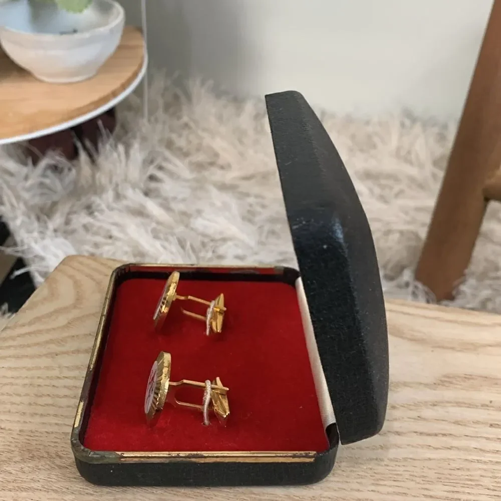 Vintage Equestrian Style‎ Horse & Rider Gold Tone, Red, White & Black Cuff Links